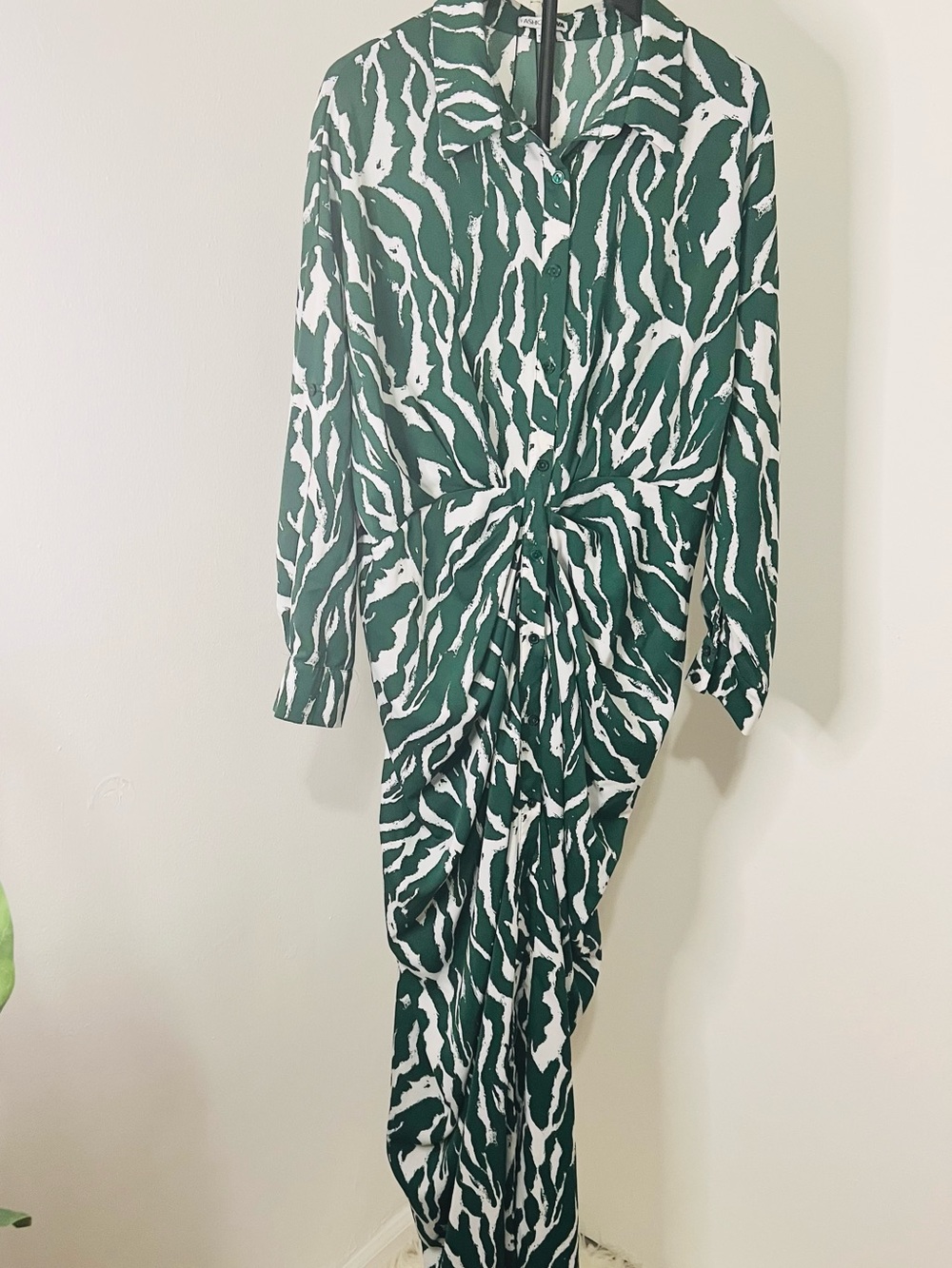 Green and White Abstract Print Twist-Front Maxi Shirt Dress with Waist Tie - Picture 3 of 3